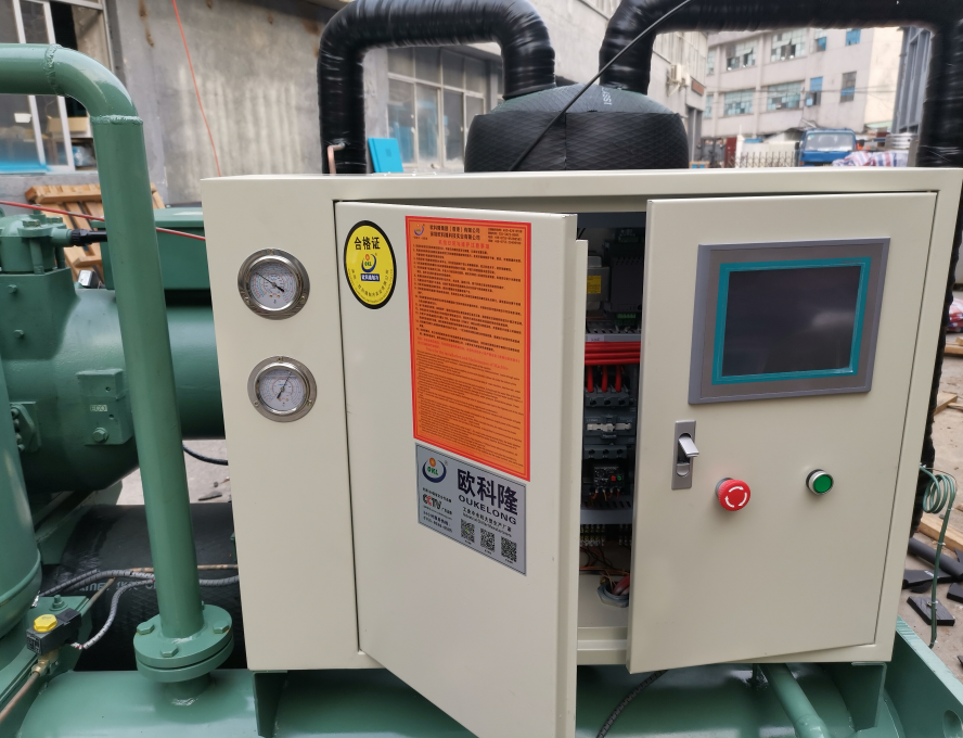 某大型牛奶厂使用冷水机